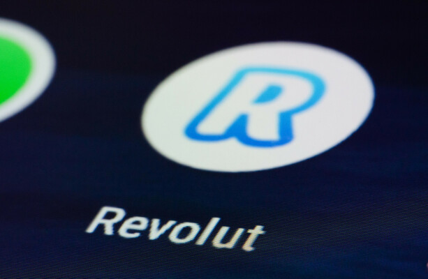 „Revolut“ imasi „pirmųjų žingsnių“ siūlydama paskolas ir banko sąskaitas Airijos vartotojams