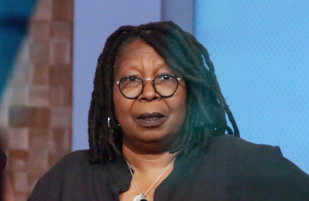 Whoopi Goldberg suspendu d’un talk-show télévisé pour ses commentaires sur l’Holocauste