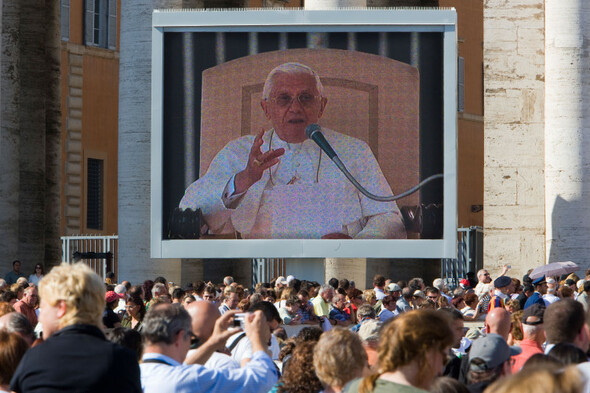 Ex-pope Benedict XVI asks for forgiveness over sex abuse scandal - Vimarsana News