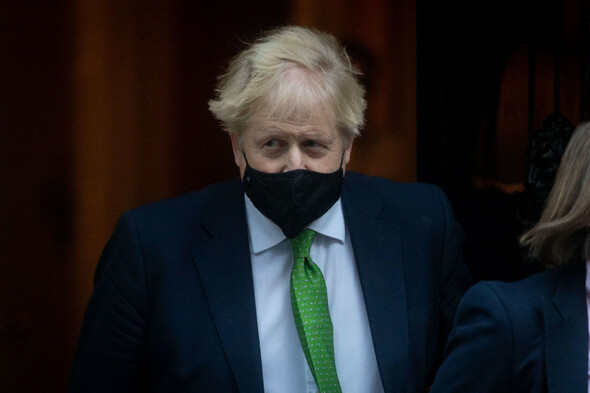 Boris Johnson denies lockdown-breaking party claims after champagne bottle photo emerges - Vimarsana News