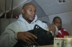 Floyd Mayweather out-Mayweathers himself - by counting out $1m for the world to see