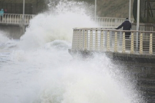 Severe and damaging gusts in store as Storm Eunice passes over Ireland - Vimarsana News