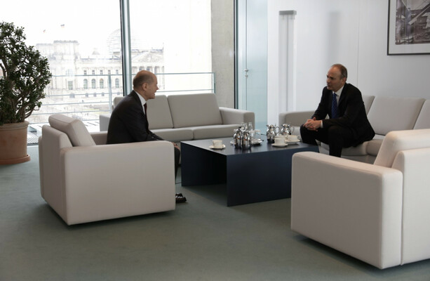 Martin a posé des questions sur la neutralité lors d’une visite de haut niveau à Berlin