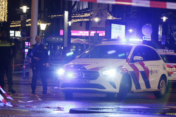 Man who took people hostage in Amsterdam Apple store dies of injuries - Vimarsana News