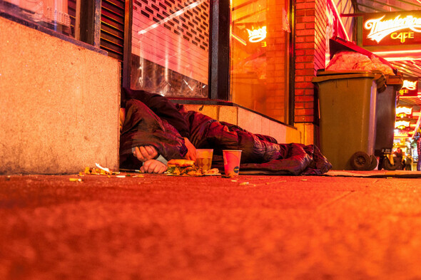 Charities express dismay as over 9,000 people in emergency accommodation in January - Vimarsana News