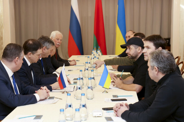 Here are the main points to know on the fifth day of fighting in Ukraine - Vimarsana News