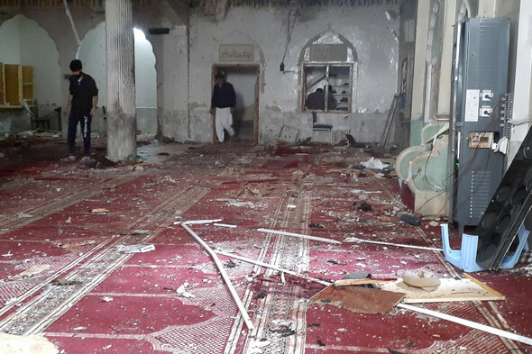 At least 30 dead after huge blast at Pakistani mosque - Vimarsana News