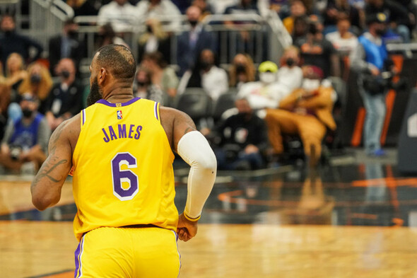 Brilliant LeBron James produces 56-point masterpiece - Vimarsana News