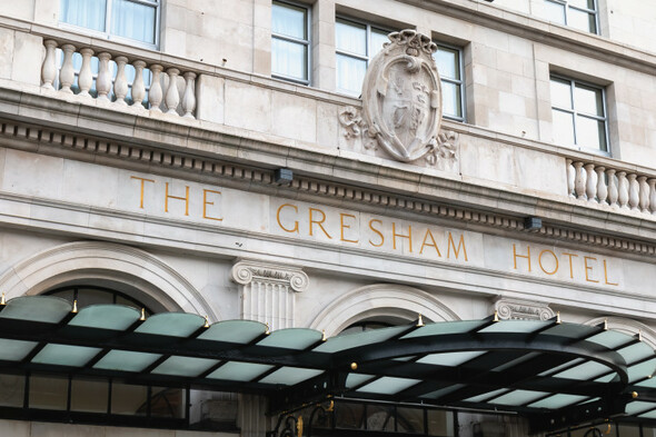 Dublin's Gresham Hotel ordered to pay out €500 to 'humiliated' man over Covid mask incident - Vimarsana News
