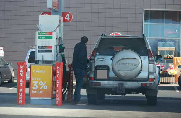 Le gouvernement affirme que le réservoir moyen de carburant sera réduit de 12 euros et le diesel de 9 euros