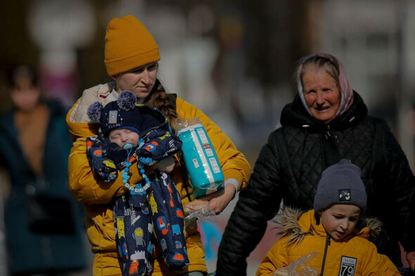 Przemyśl, the Ukraine/Poland border town where tens of thousands of refugees cross daily - Vimarsana News