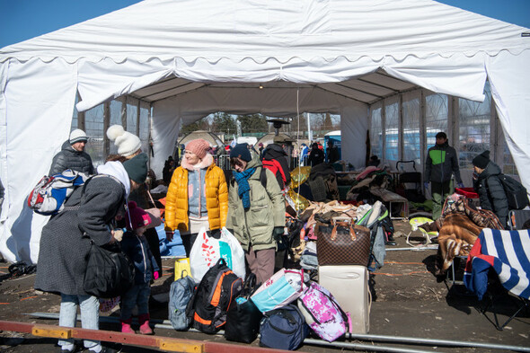 Medics and aid workers bracing for influx of worst affected refugees from Ukraine - Vimarsana News