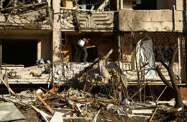 AS IT HAPPENED: Irish citizen killed near Kyiv and 20,000 evacuated from Mariupol
