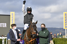 Flooring Porter retains Stayers’ Hurdle title in style