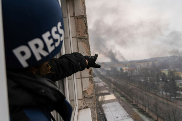 'The Russians were hunting us down': Journalist's account of fleeing Mariupol - Vimarsana News