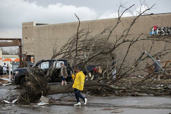 One person killed and more than a dozen injured after tornadoes hit parts of the US - Vimarsana News