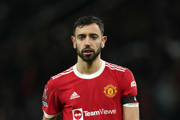 Bruno Fernandes signs new Manchester United deal - Vimarsana News