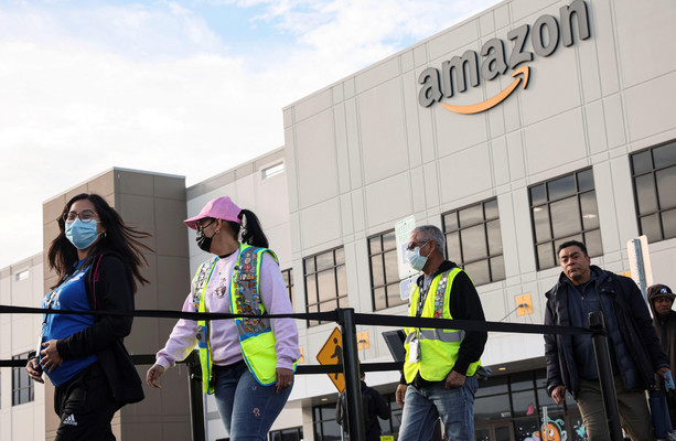 Рабочие Amazon впервые в США голосуют за создание профсоюзов в Нью-Йорке