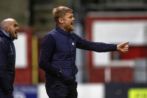Damien Duff hits out at Karl Sheppard's 'lower than low' criticism of defender Ledwidge - Vimarsana News