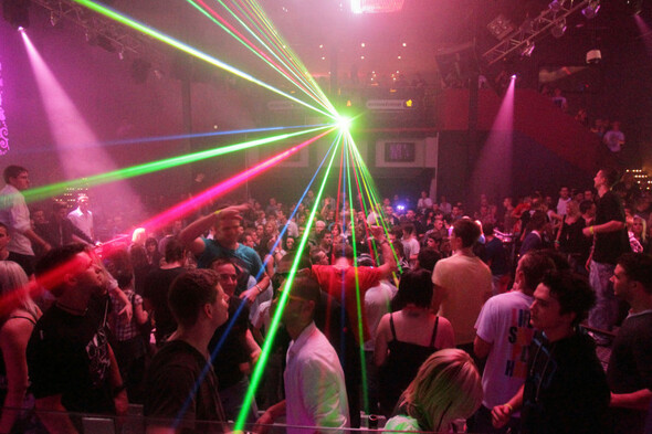 Legislation allowing nightclubs stay open later will be ready this year, says Varadkar - Vimarsana News