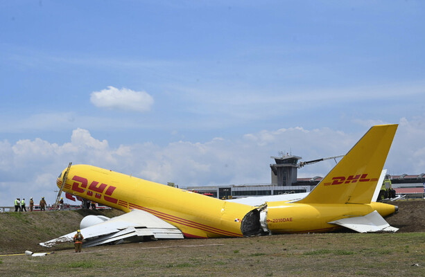 Un avion-cargo s’écrase en deux lors d’un atterrissage d’urgence au Costa Rica