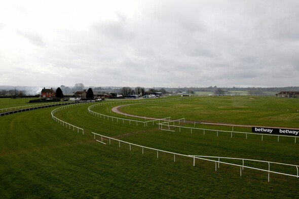 Amateur rider under sedation in intensive care after fall at Wincanton - Vimarsana News