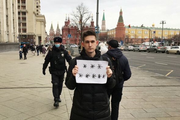 Kremlin crackdown silences war protesters in Russia - Vimarsana News