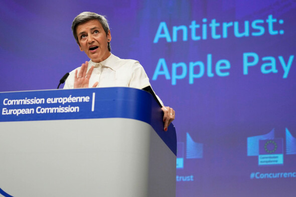 EU accuses Apple of restricting competition by limiting access to contactless payment technology - Vimarsana News