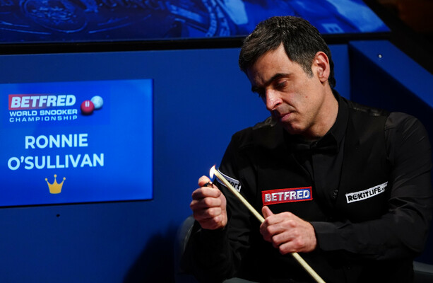 Ronnie O’Sullivan égale le record de Stephen Hendry pour sept championnats du monde de snooker