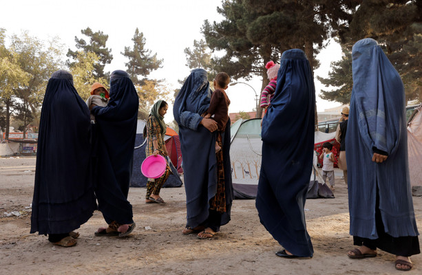 Талибан приказал всем афганским женщинам носить паранджу · TheJournal.ie