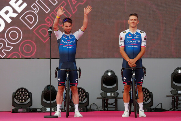 Veteran Mark Cavendish storms to Giro D'Italia stage 3 win - Vimarsana News