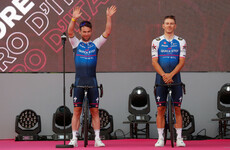 Veteran Mark Cavendish storms to Giro D'Italia stage 3 win