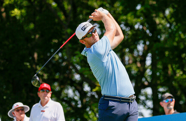Impressive Power est le capitaine du club dans le championnat PGA après le troisième tour 67