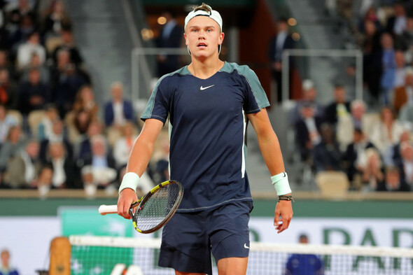 Mother of all rows as French Open quarter-finalists trade 'grow up', 'no respect' barbs - Vimarsana News