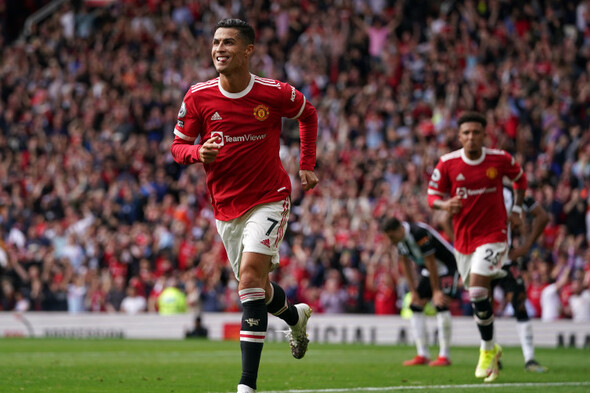 Ronaldo 'still very happy' at Man United as start of Ten Hag era looms - Vimarsana News