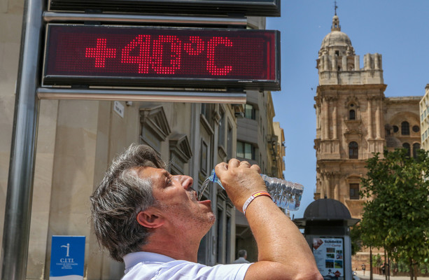 Испания загорелась от несезонной жары во второй раз за два месяца