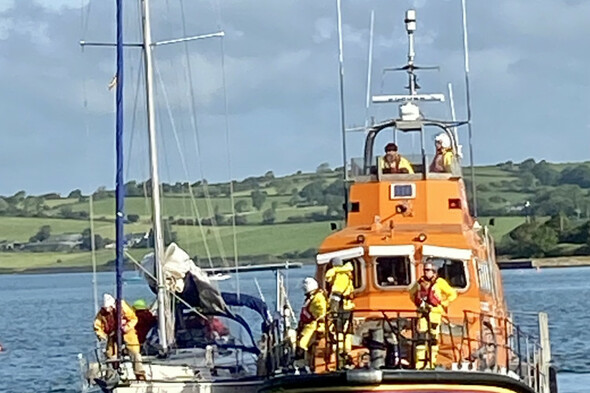 RNLI rescue 40-foot yacht off the coast of Cork - Vimarsana News