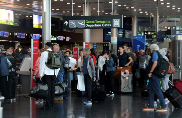 Официальные лица добиваются встречи с американской авиакомпанией из-за опасений задержек в аэропорту Дублина