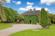 Take a look inside this picture-perfect Georgian lodge - and make it yours for €795k