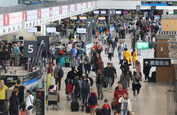 «Полный хаос» в Хитроу: аэропорт Лондона приказывает отменить 30 рейсов