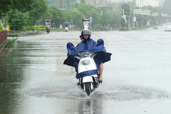 Heatwave follows flooding in China as changing weather patterns wreak havoc - Vimarsana News