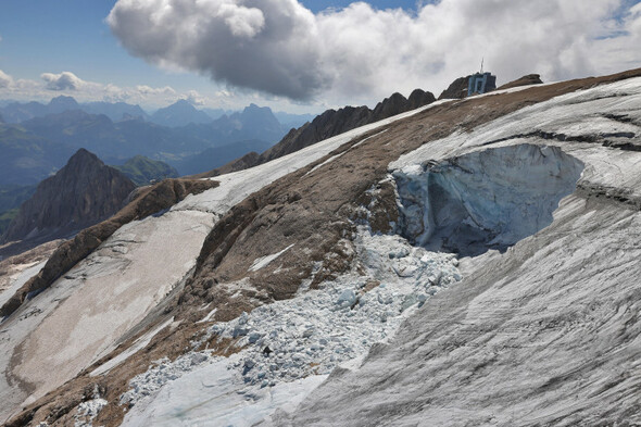 Drones spot two more bodies from Italy avalanche, taking death toll to nine - Vimarsana News