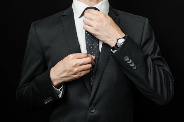 Poll: Should offices adopt a no-tie policy in warm weather to limit air conditioning? - Vimarsana News