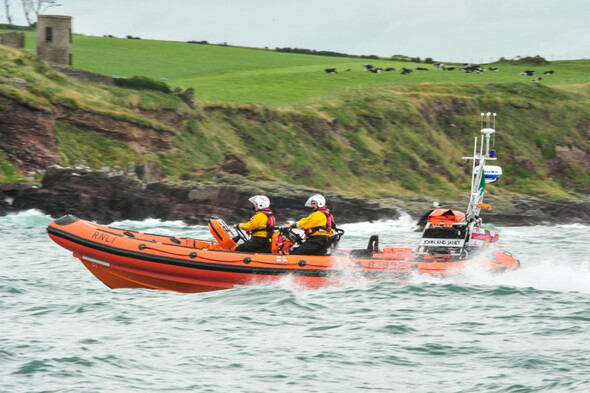 Cork lifeboat crew assists two people who tried to swim across bay after being cut off by tide - Vimarsana News
