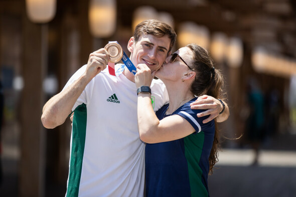 Walsh siblings steal the show amid Gold rush for NI's boxers at Commonwealth Games - Vimarsana News