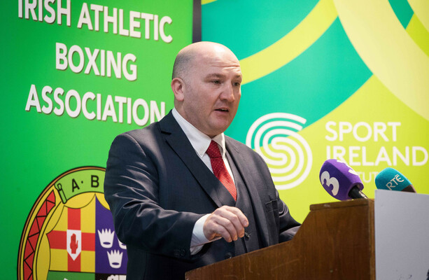 Plus d’agitation dans la boxe alors que le président-directeur général de l’IABA annonce sa démission