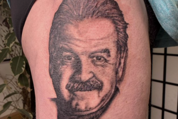 'An honour bestowed': Marty Whelan chats to the man who'll have him on his leg forever - Vimarsana News
