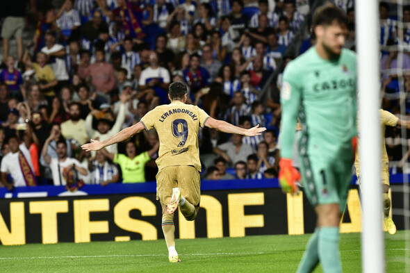 Lewandowski's first Barcelona goals see off Real Sociedad - Vimarsana News