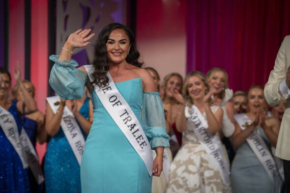 Westmeath's Rachel Duffy crowned the new Rose of Tralee - Vimarsana News