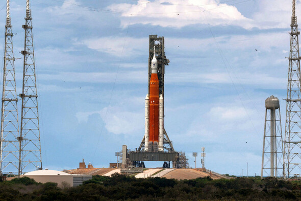 Nasa's most powerful rocket prepares to blast off to the moon - Vimarsana News